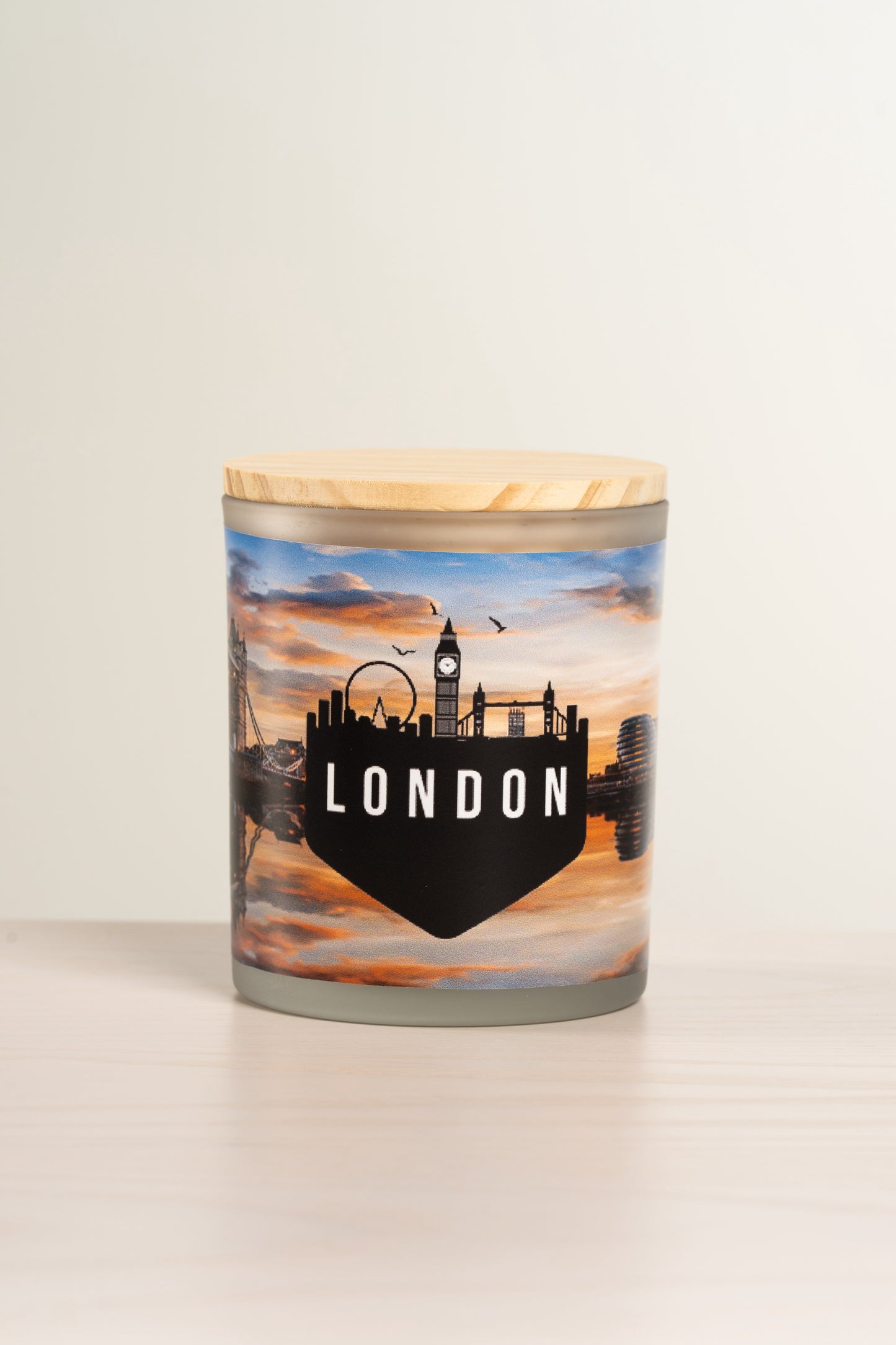 London Inspired Scented Soy Candle 11 ounces - Great Gift For the Travelers in Your Life