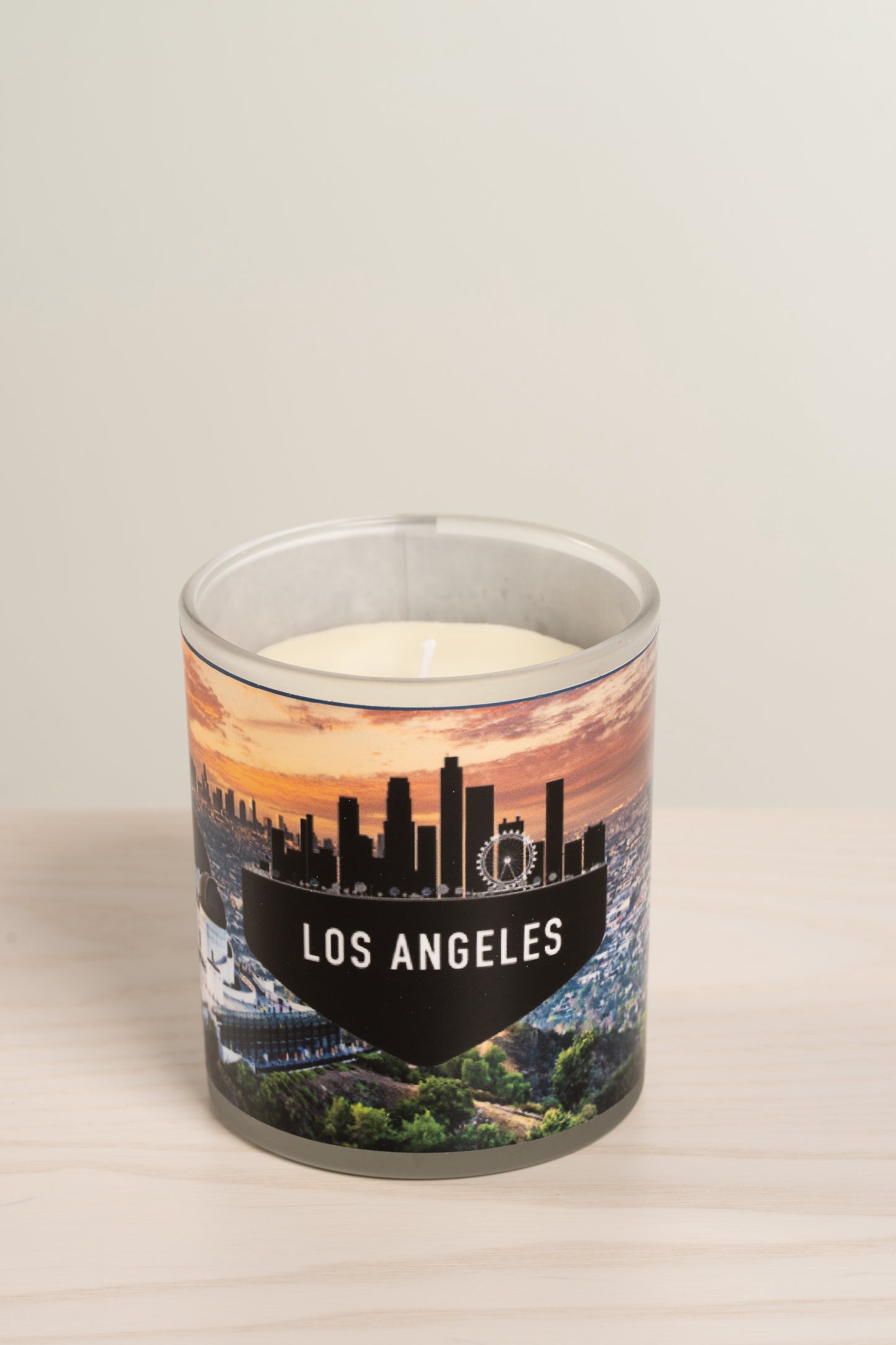 Los Angeles Inspired Scented Soy Candle 11 ounces - Great Gift For the Travelers in Your Life